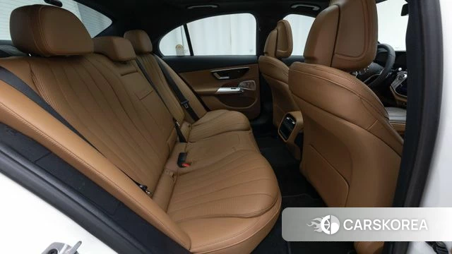 Mercedes-Benz E-Class W214 2026 Белый из Кореи, фото 2