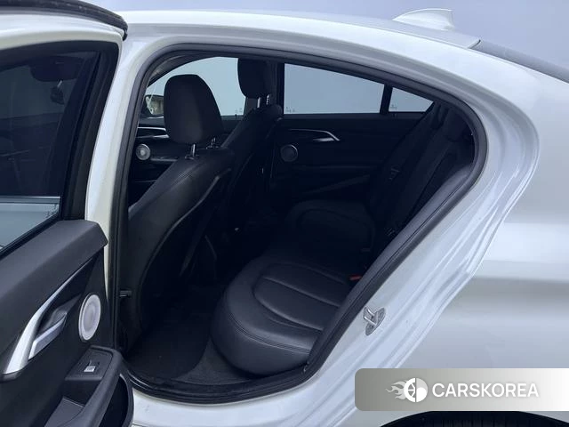 BMW 1 series 2021 Белый из Китая, фото 2