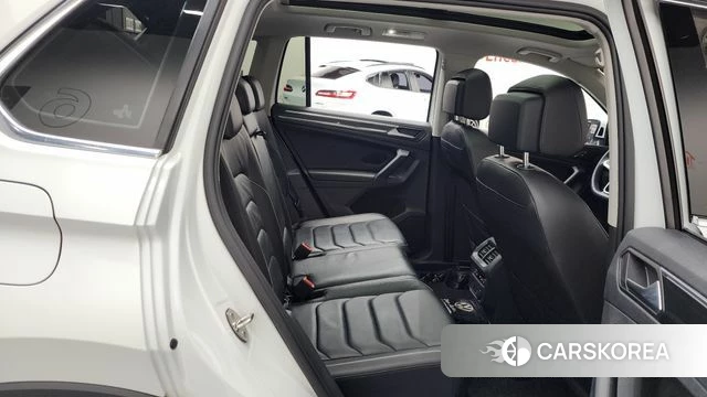 Volkswagen Tiguan second Generation 2021 Белый из Кореи, фото 2
