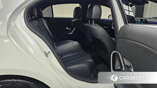 Mercedes-Benz A-Class W177 2023 Белый из Кореи, фото 2