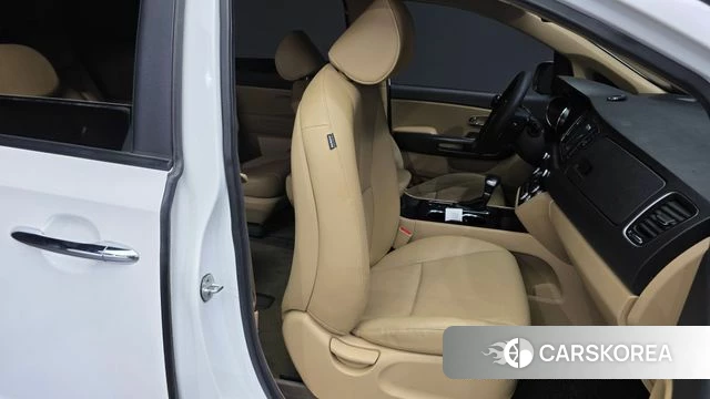 Kia The New Carnival 2018 Белый из Кореи, фото 2