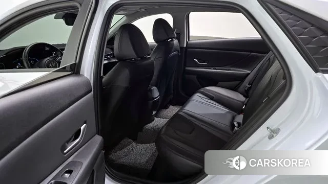 Hyundai The New Avante (CN7) 2023 Белый из Кореи, фото 2