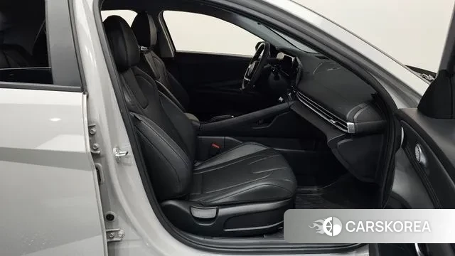 Hyundai The New Avante (CN7) 2024 Серебряный из Кореи, фото 2