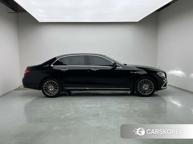 Mercedes-Benz E-class 2021 Черный из Китая, фото 2
