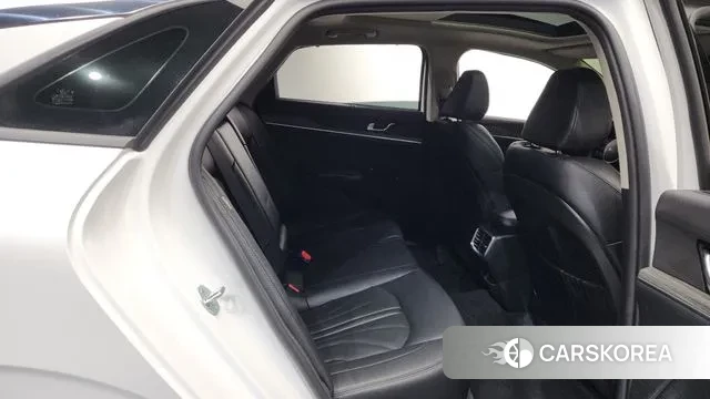 Kia The New K5 3rd generation 2024 Белый из Кореи, фото 2