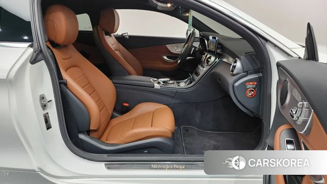 Mercedes-Benz C-Class W205 2021 Белый из Кореи, фото 2