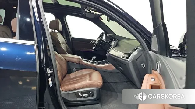 BMW X5 (G05) 2021 Черный из Кореи, фото 2