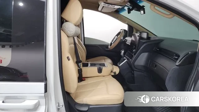 Hyundai Staria 2023 Белый из Кореи, фото 2