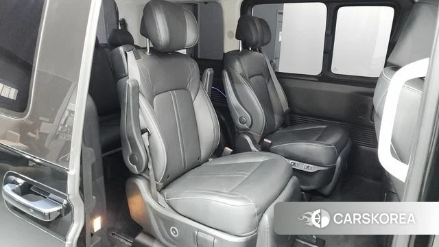 Hyundai Staria 2024 Черный из Кореи, фото 2