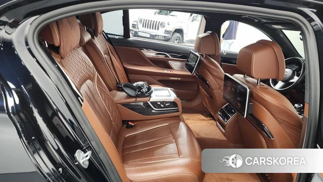 BMW 7 Series (G11) 2018 Черный из Кореи, фото 2
