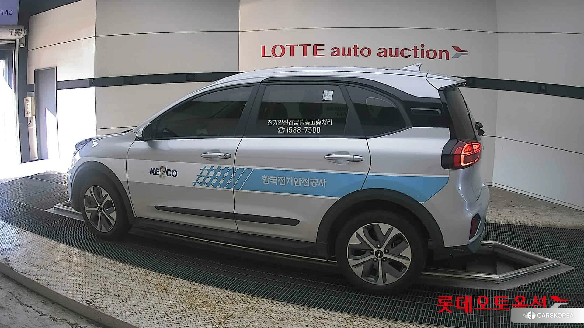 Kia Niro Plus 2023 Sparkling Silver из Кореи, фото 2