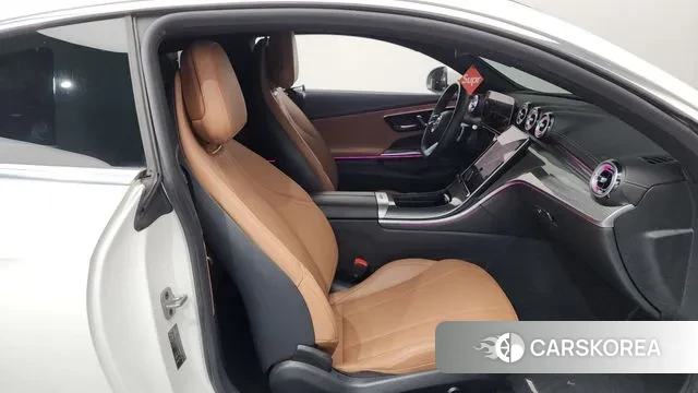 Mercedes-Benz CLE-Class C236 2024 Белый из Кореи, фото 2