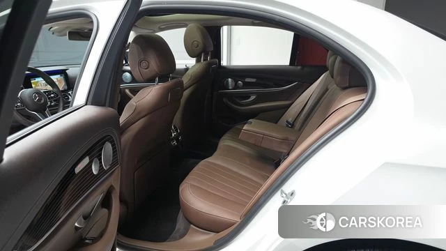 Mercedes-Benz E-Class W213 2020 Белый из Кореи, фото 2