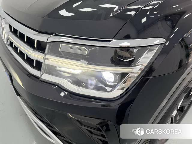 Volkswagen Tourang 2022 Черный из Китая, фото 2