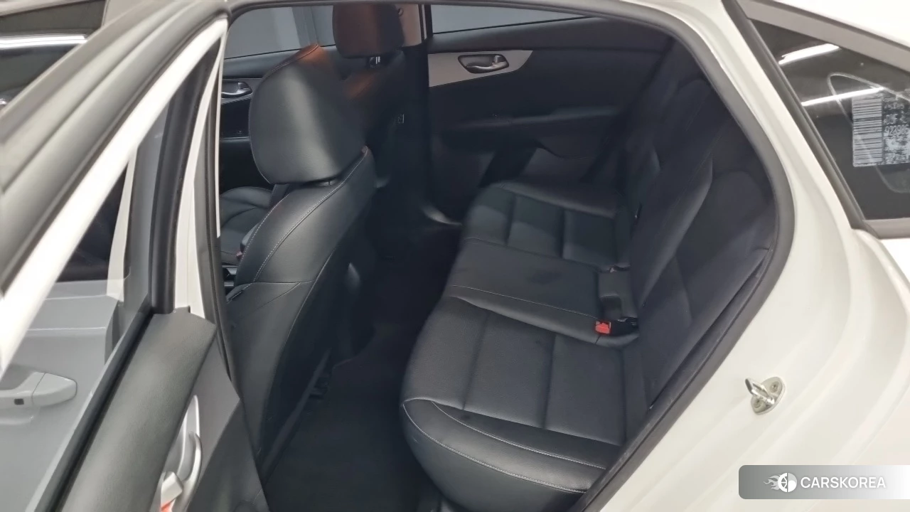 Kia The New K3 2nd generation 2021 Белый из Кореи, фото 2