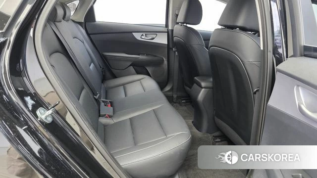 Kia The New K3 2nd generation 2023 Черный из Кореи, фото 2