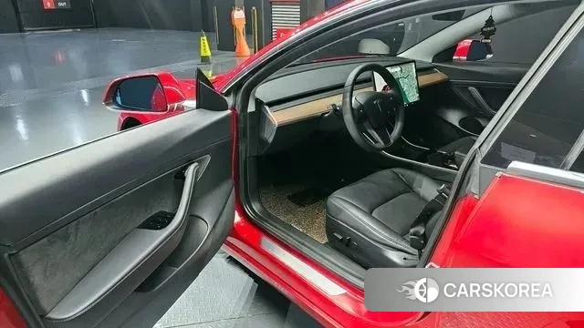 Tesla Model 3 2020 Красный из Кореи, фото 2