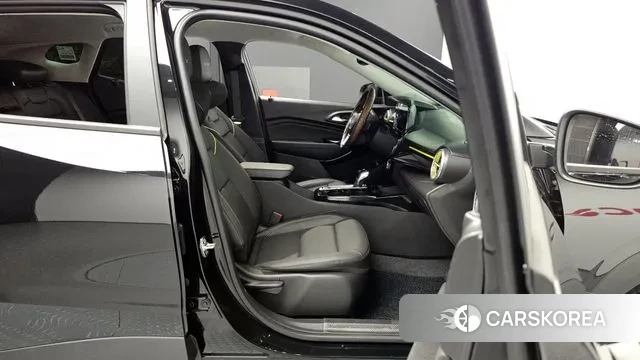 Chevrolet (GM Daewoo) Trax Crossover 2023 Черный из Кореи, фото 2