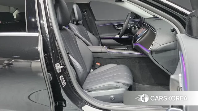 Mercedes-Benz E-Class W214 2025 Черный из Кореи, фото 2