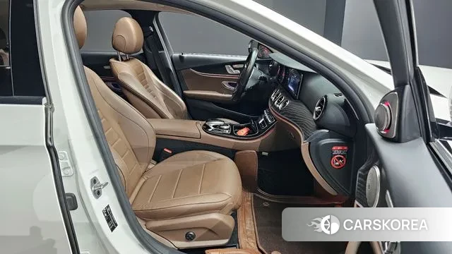 Mercedes-Benz E-Class W213 2019 Белый из Кореи, фото 2