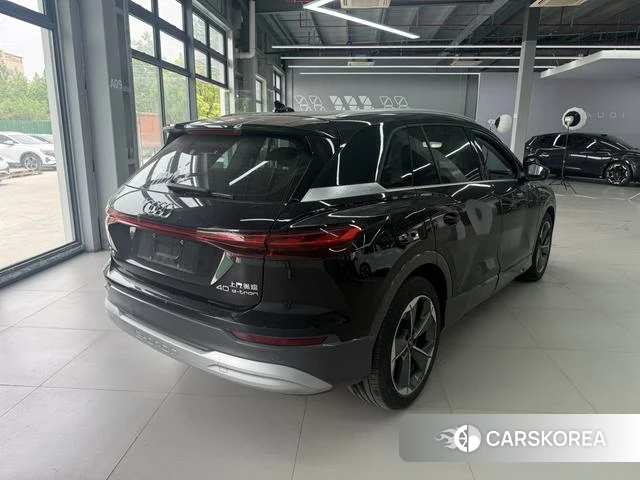 Audi Q5 e-tron 2024 Черный из Китая, фото 2