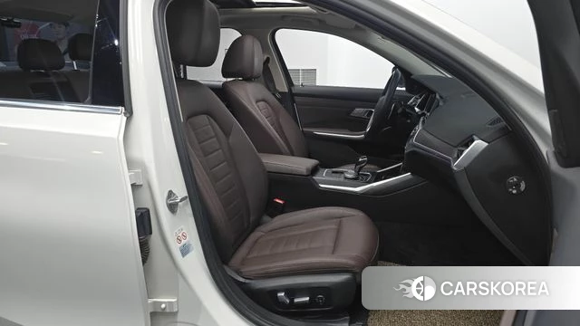 BMW 3 Series (G20) 2021 Белый из Кореи, фото 2