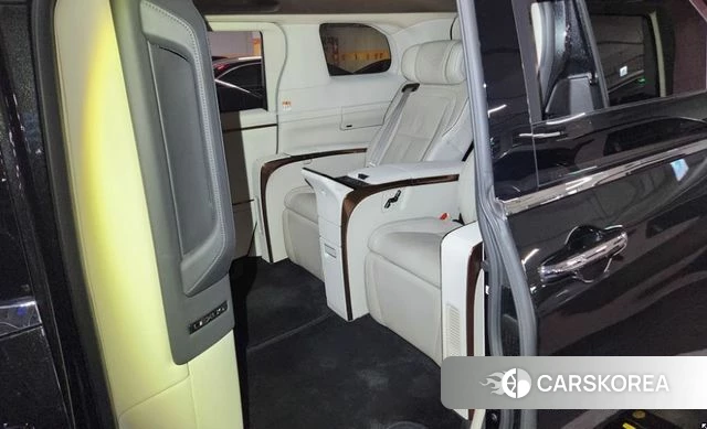 Lexus LM Second Generation 2025 Черный из Кореи, фото 2