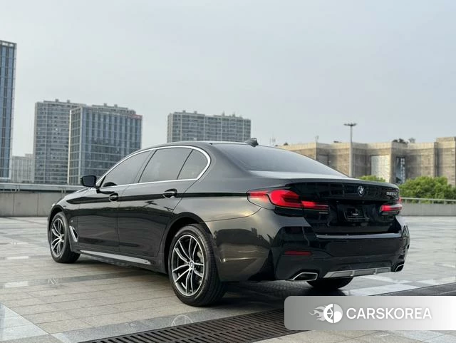 BMW 5 series 2021 Черный из Китая, фото 2