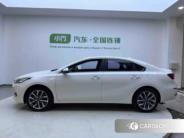 Kia K3 2022 Белый из Китая, фото 2