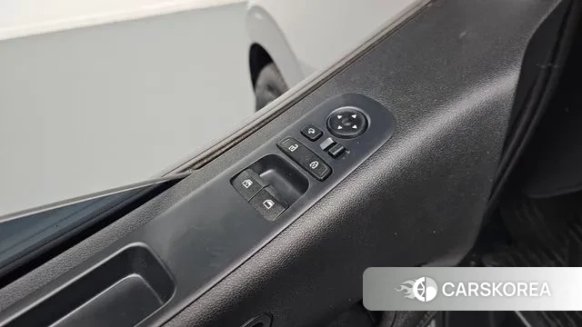 Hyundai Staria 2022 Серебряный из Кореи, фото 2