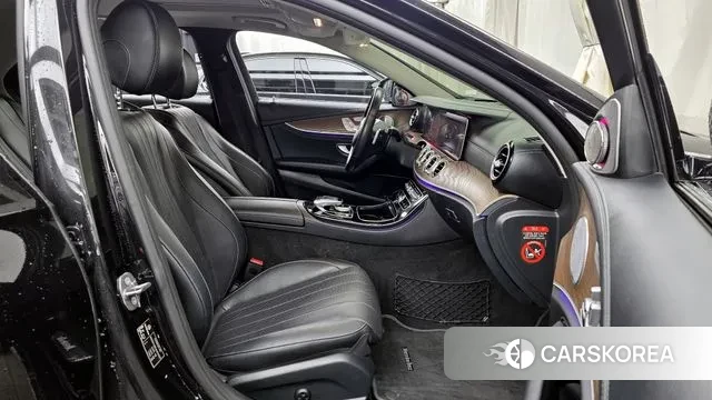 Mercedes-Benz E-Class W213 2018 Черный из Кореи, фото 2