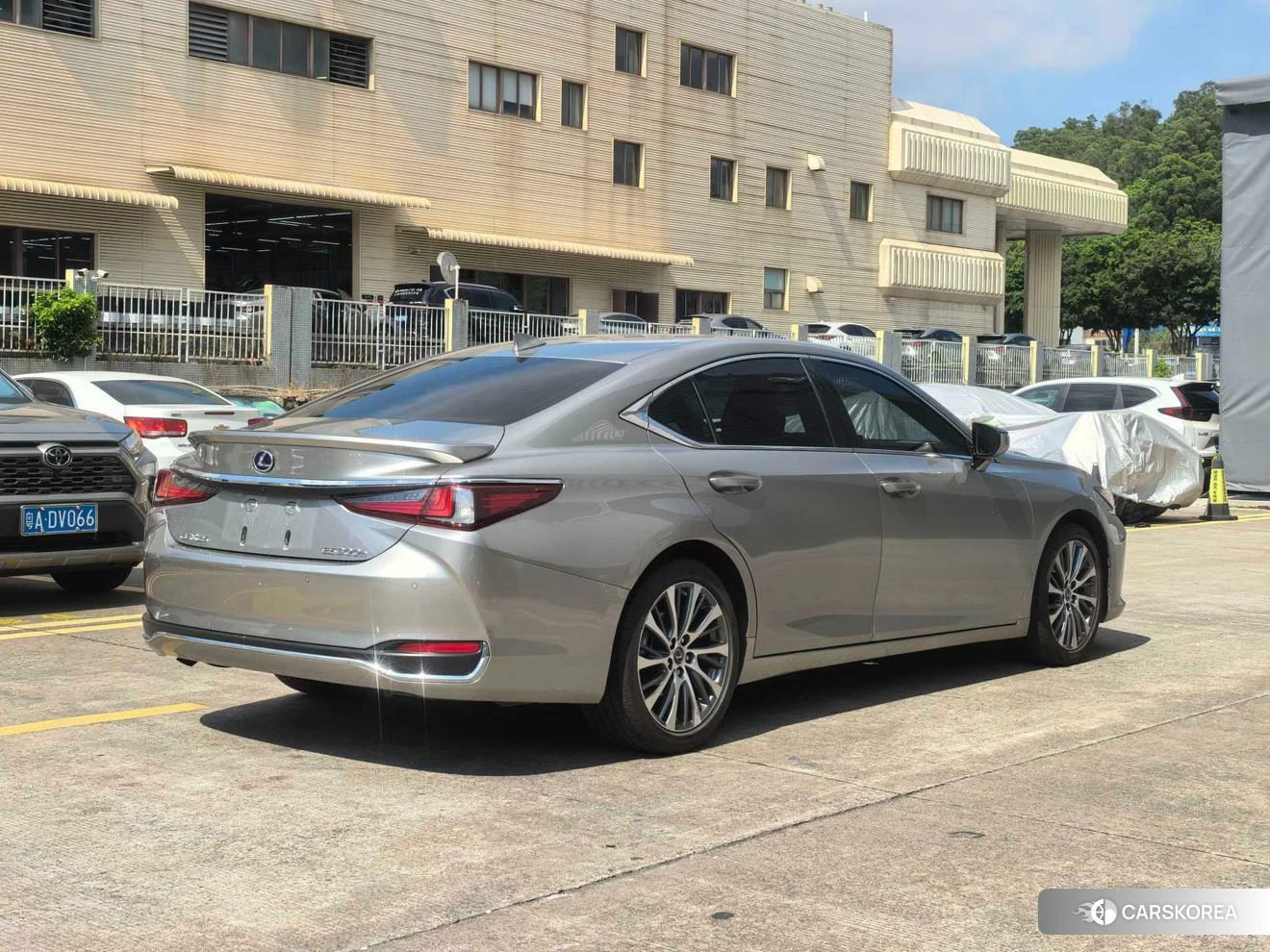 Lexus ES 2019 Серебристо-серый из Китая, фото 2