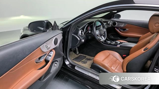 Mercedes-Benz C-Class W205 2019 Черный из Кореи, фото 2