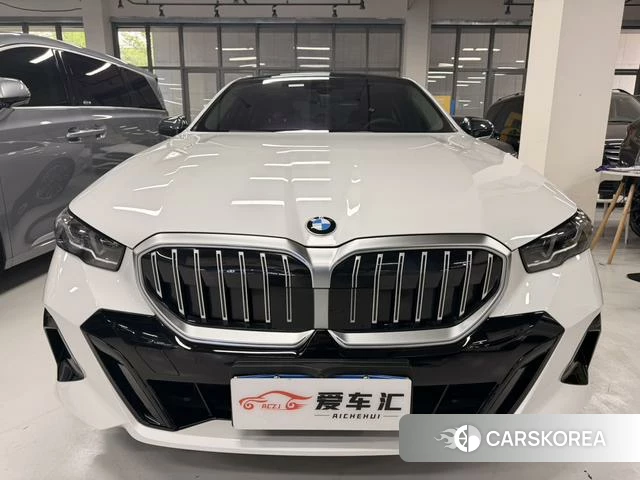 BMW 5 series 2025 Белый из Китая, фото 2