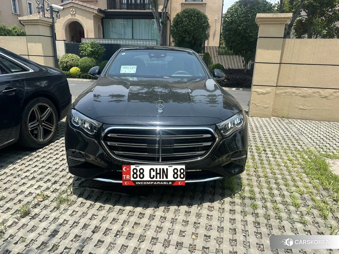 Mercedes-Benz E-class 2025 Черный из Китая, фото 2
