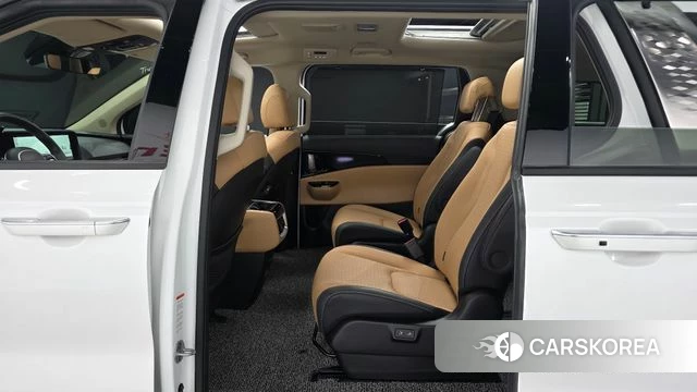 Kia Carnival 4th generation 2023 Белый из Кореи, фото 2