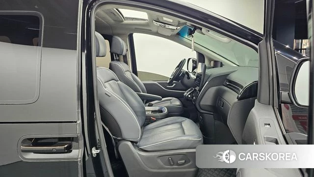 Hyundai Staria 2021 Черный из Кореи, фото 2