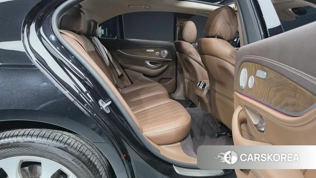 Mercedes-Benz E-Class W213 2019 Черный из Кореи, фото 2