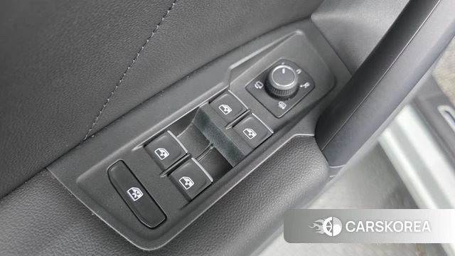 Volkswagen Tiguan second Generation 2023 Белый из Кореи, фото 2
