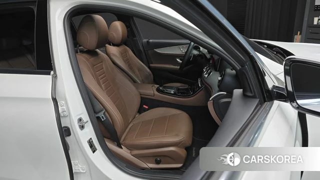 Mercedes-Benz E-Class W213 2021 Белый из Кореи, фото 2