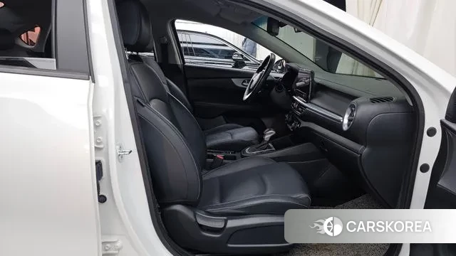 Kia The New K3 2nd generation 2022 Белый из Кореи, фото 2