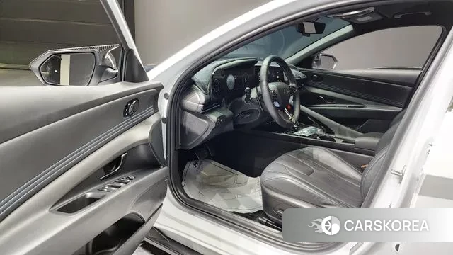 Hyundai The New Avante (CN7) 2023 Белый из Кореи, фото 2