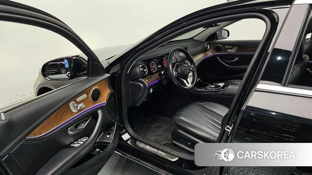 Mercedes-Benz E-Class W213 2019 Черный из Кореи, фото 2