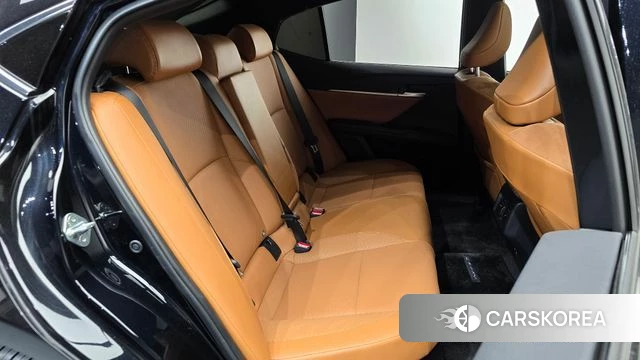 Toyota Camry (XV80) 2025 Черный из Кореи, фото 2