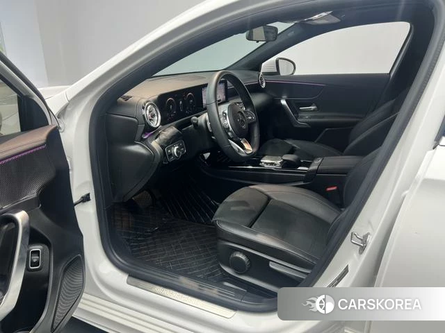 Mercedes-Benz Class A 2022 Белый из Китая, фото 2