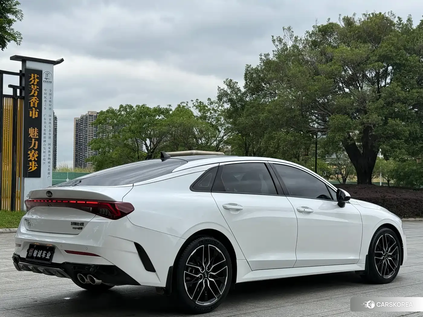 Kia K5 2021 Белый из Китая, фото 2