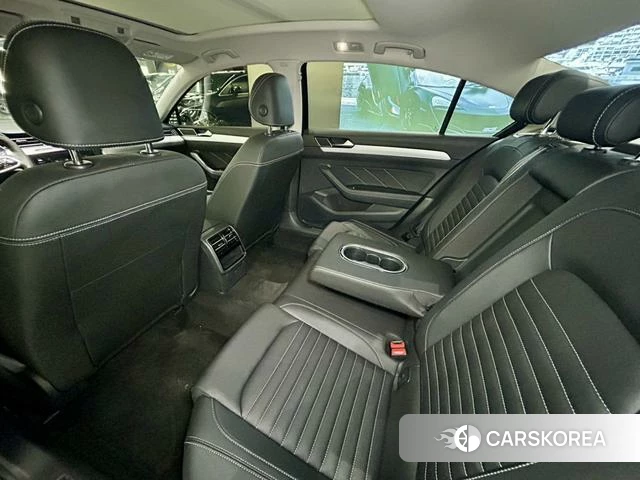 Volkswagen Magotan 2025 Черный из Китая, фото 2