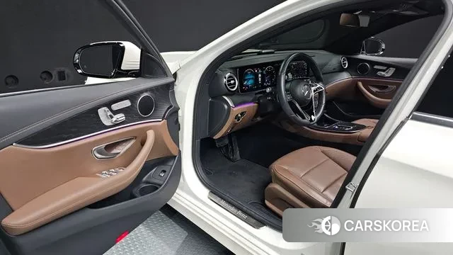 Mercedes-Benz E-Class W213 2022 Белый из Кореи, фото 2