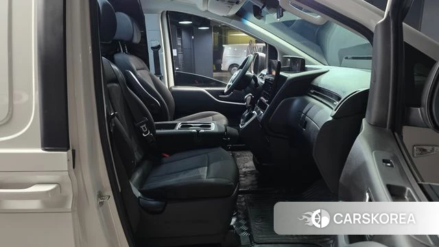 Hyundai Staria 2022 Белый из Кореи, фото 2