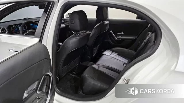 Mercedes-Benz A-Class W177 2022 Белый из Кореи, фото 2